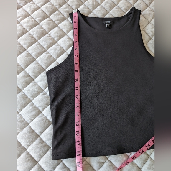 Express High Neck Body Contour crop tank, black, size large - Picture 5 of 5